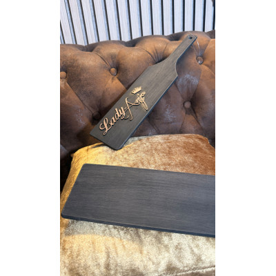 Premiere: Mein erstes Paddle. Schwarz, brutal, ikonisch.