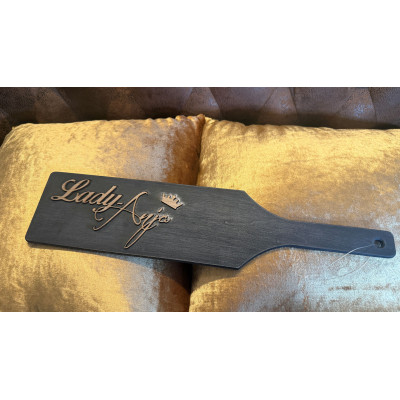 Premiere: Mein erstes Paddle. Schwarz, brutal, ikonisch.