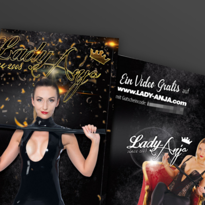 Handsignierte Autogrammkarte Latexkleid Peitsche