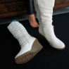 Weiße Langschaft Winterstiefel mit Keilabsatz