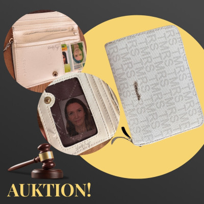 Stark gebrauchter Geldbeutel