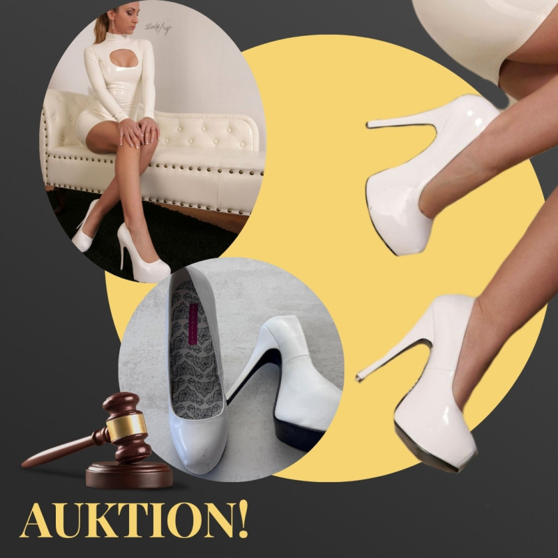 Weiße Bordello Heels aus alten Videotagen