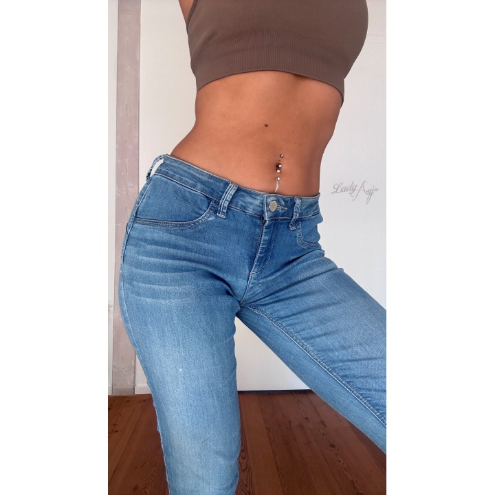 Medium Waist Push Up Skinny Jeans