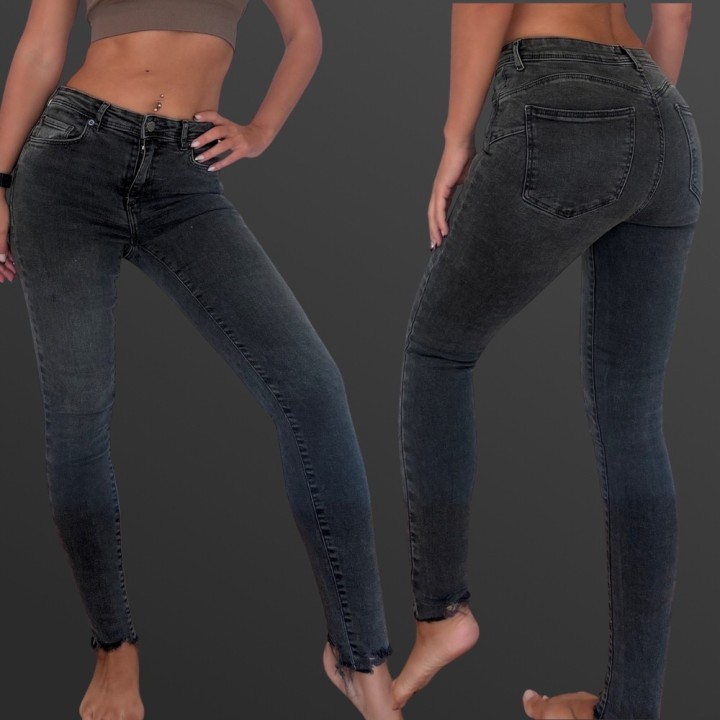 TW Totally Unstoppable Skinny Jeans in Grau